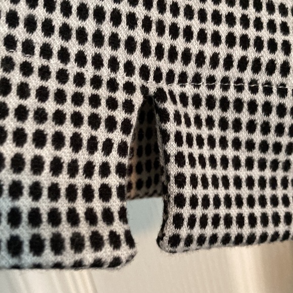 Talbots Black & White Top. Large - Picture 7 of 8